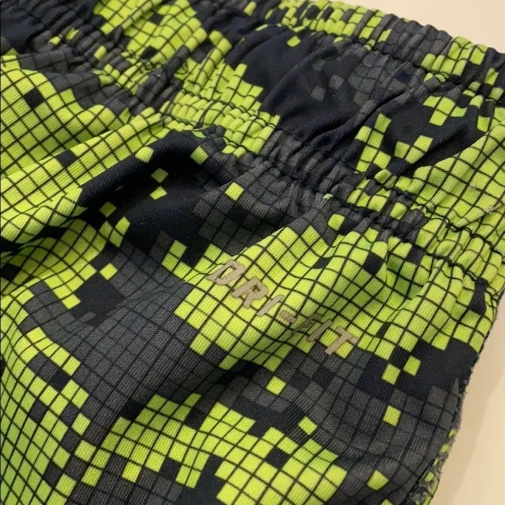 Nike Dri-Fit Shorts Green and Black Size Boys M